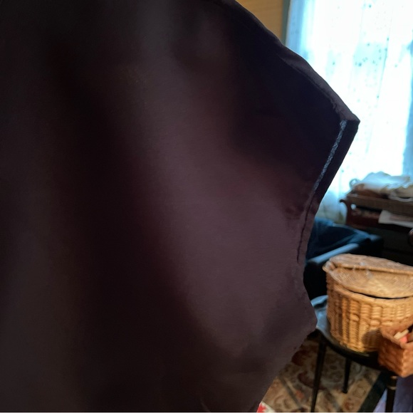 R&J (39” Bust 24” Length) Size Large Women’s Lightweight Blouse Black Polyester - Picture 3 of 4